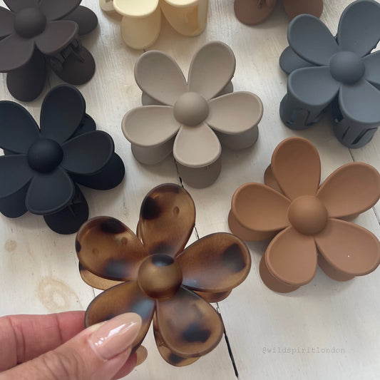 Earthy Neutrals Large Daisy Hair Claws (8 Pack)