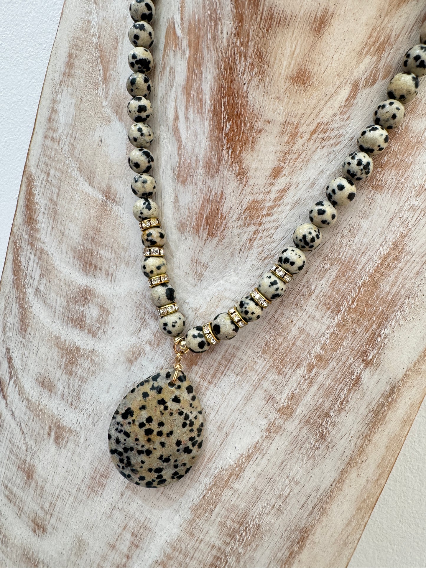 Dalmatian Octavia Short Necklace