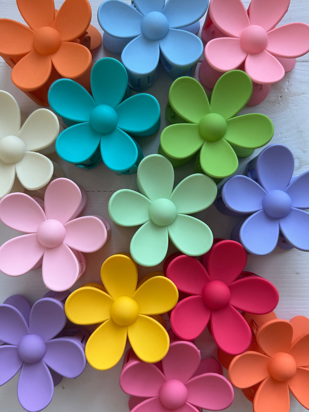 Bright Large Daisy Hair Claws (14 Pack)