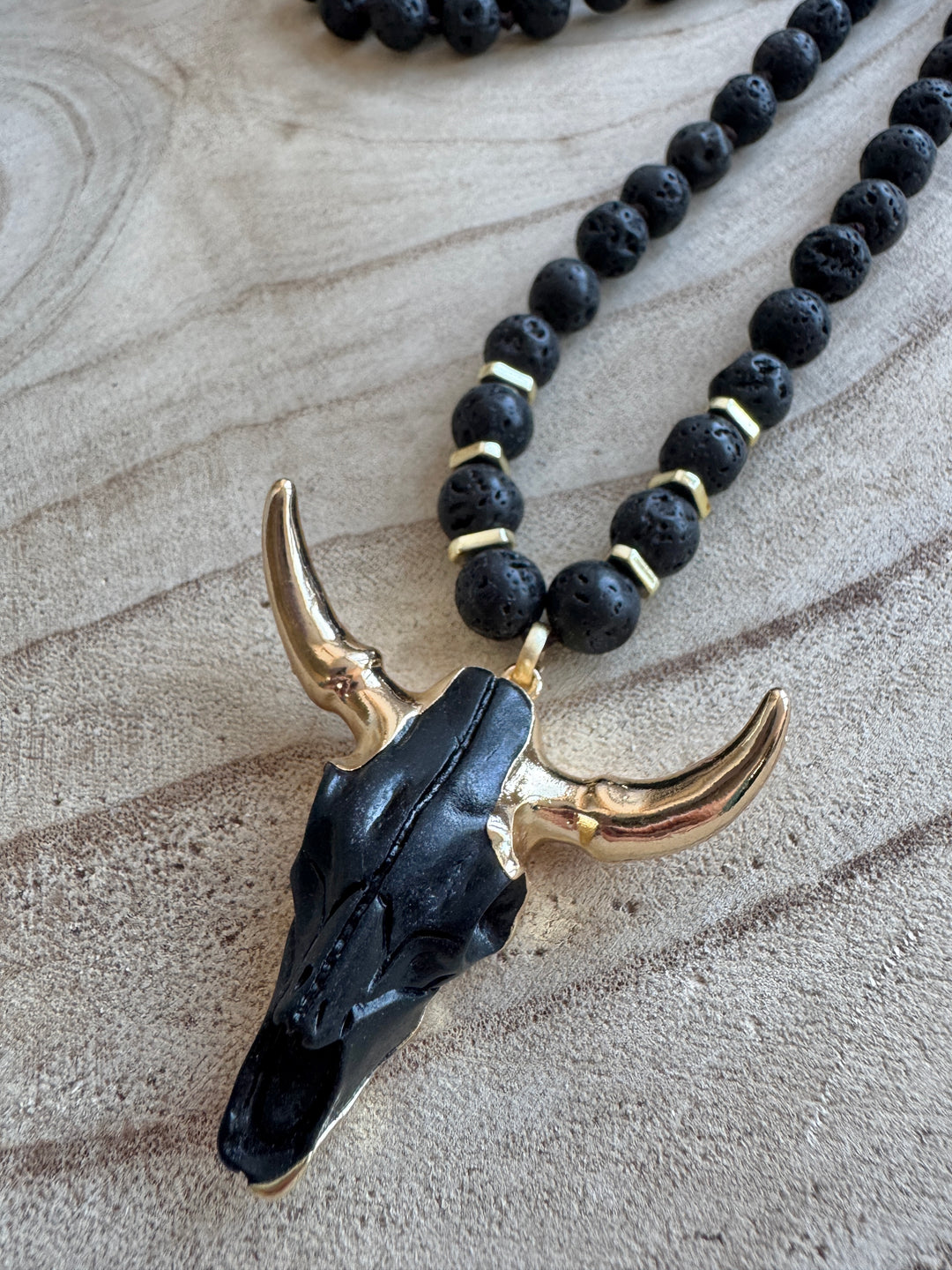 Black Wildhorn Necklace