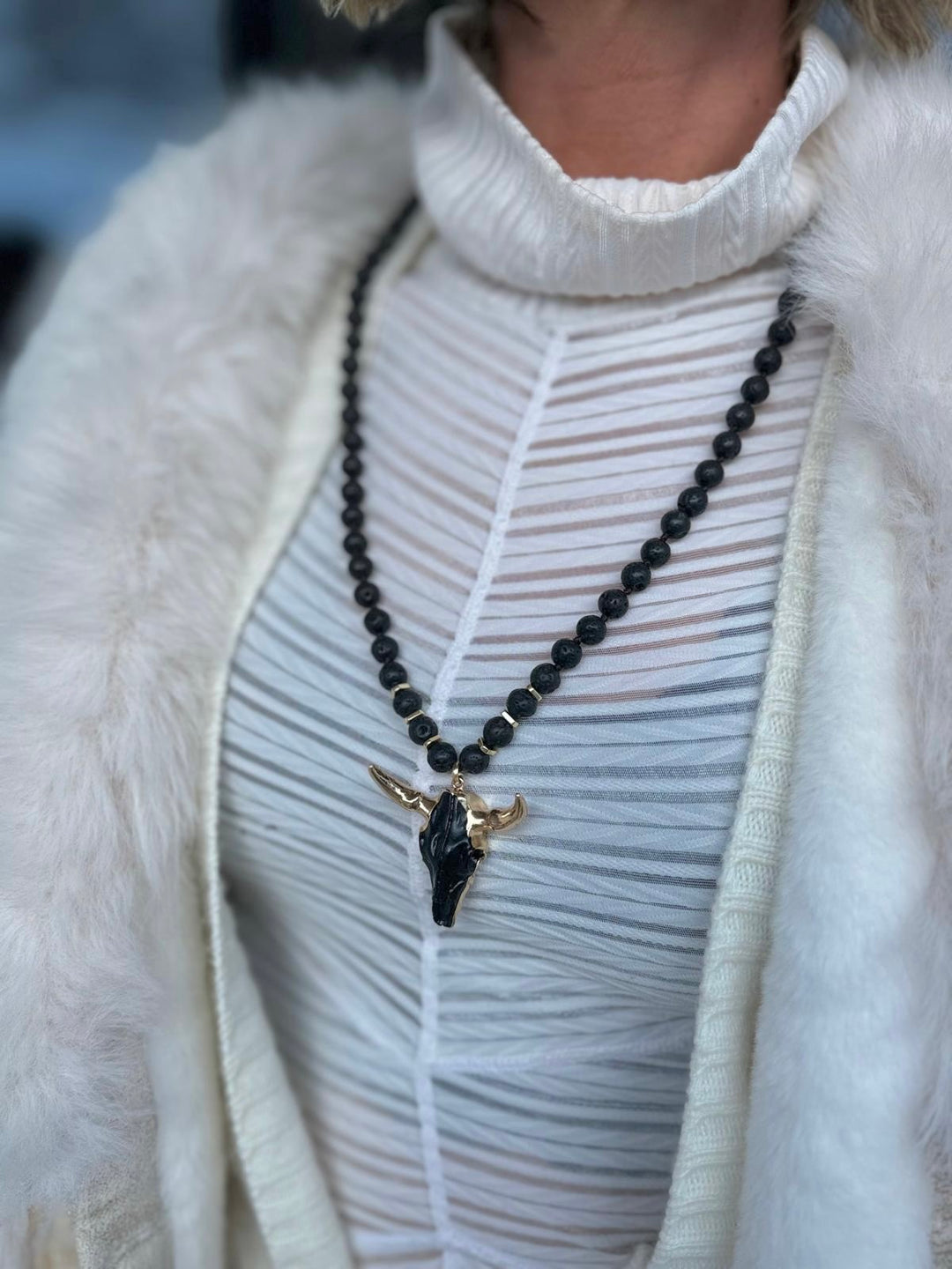 Black Wildhorn Necklace