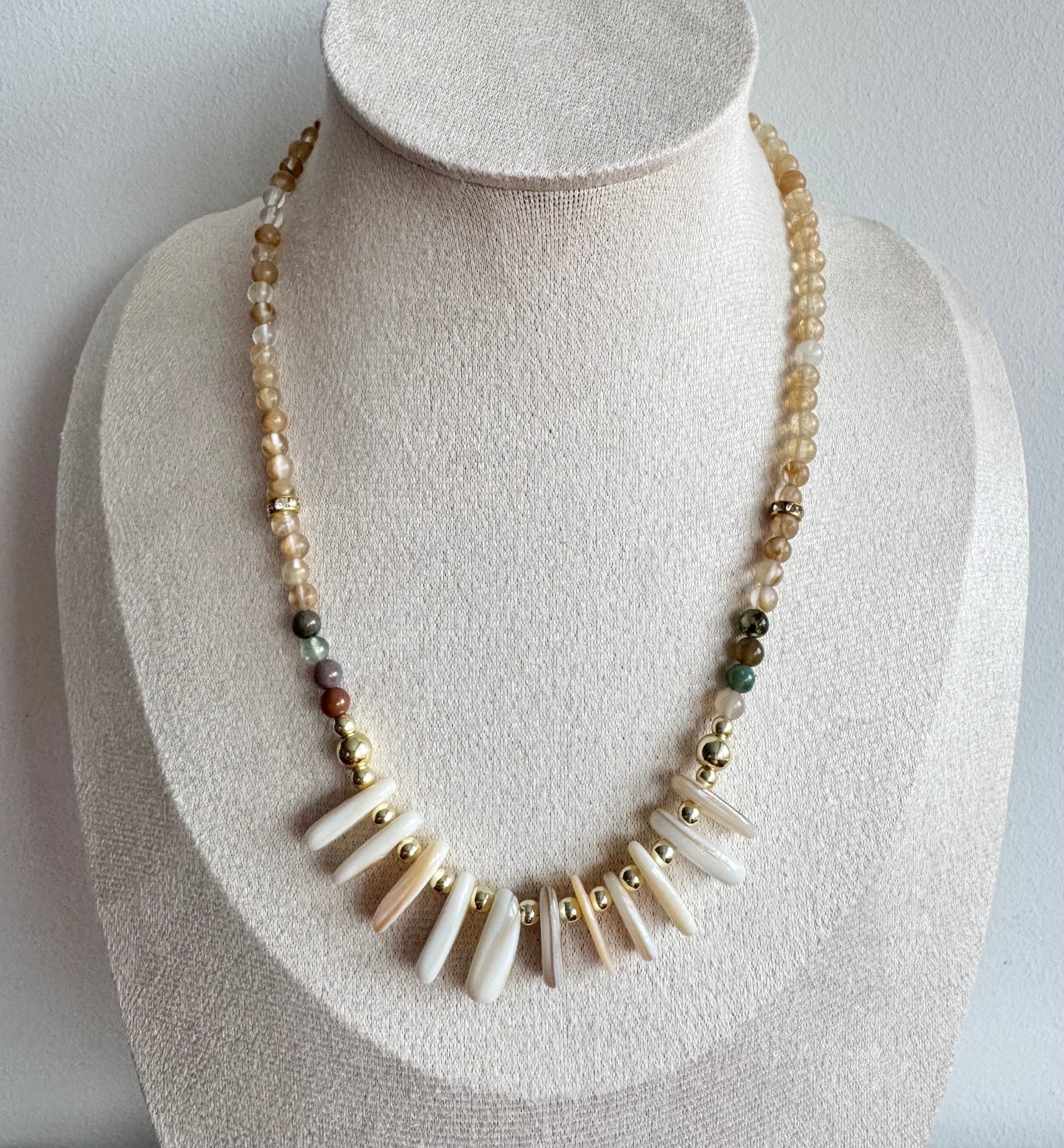 Mika Short Necklace Cream