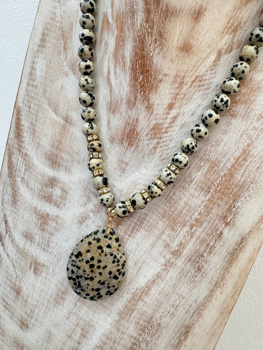 Dalmatian Octavia Short Necklace