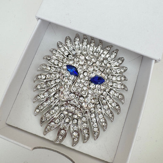The Lion Head Brooch - Blue Eyes