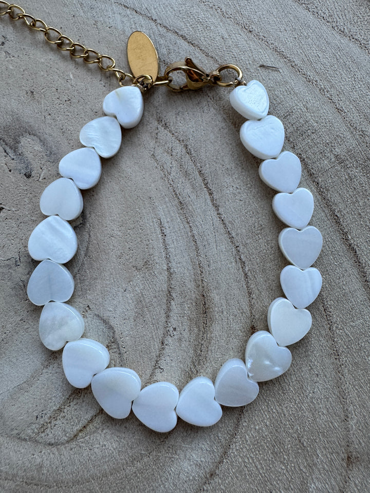 White Amora Shell Bracelet